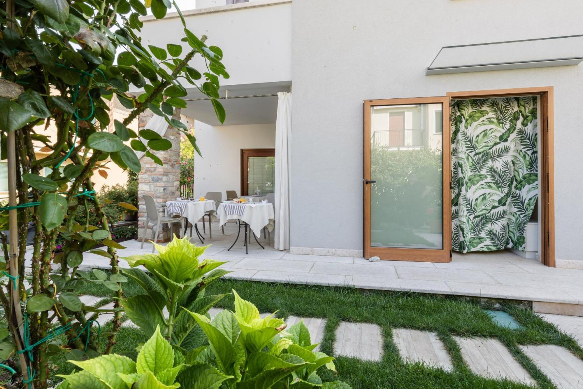 Charming Sirmione Bed & Breakfast Ngoại thất bức ảnh
