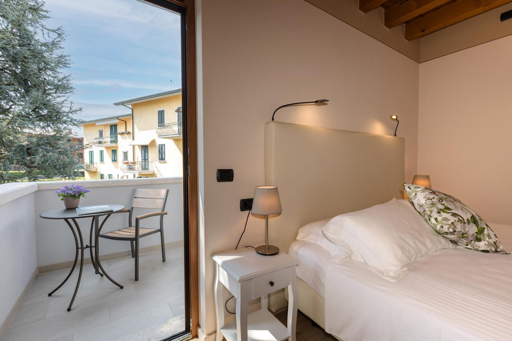 Charming Sirmione Bed & Breakfast Ngoại thất bức ảnh
